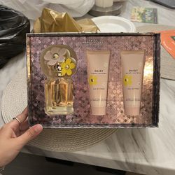 Marc Jacob’s Daisy Eau So Fresh Perfume 