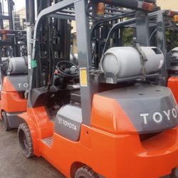 FORKLIFT TOYOTA 5000# Triple Mast 