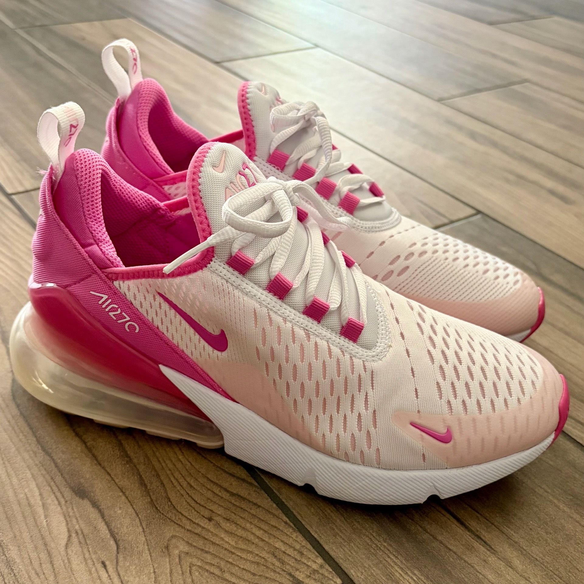 Nike Air Max 270 size 7