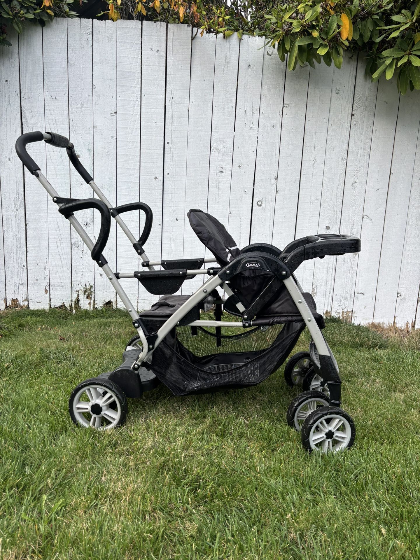 Graco Double Stroller - Sit And Stand