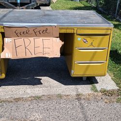Free Desk 
