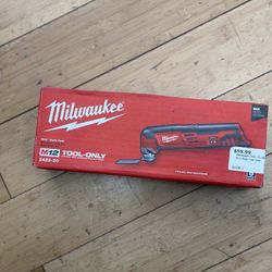 Milwaukee M12 Multi-Tool 2426-20 TOOL ONLY