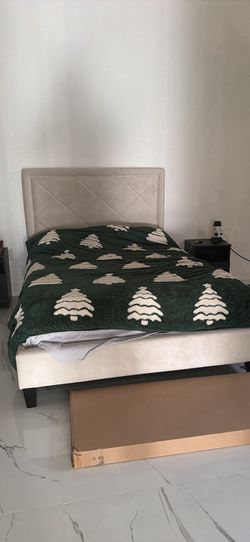 Full size bed