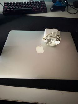 Apple MacBook Air 13” Early 2015 4GB ram, 128gb SSD