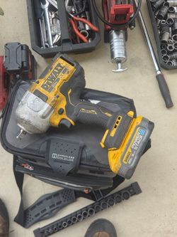 Dewalt high torque with Powerstack battery