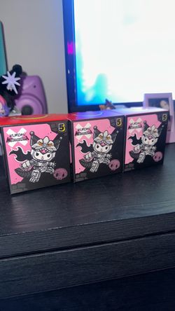 Hello Kitty Godzilla Mcdonalds