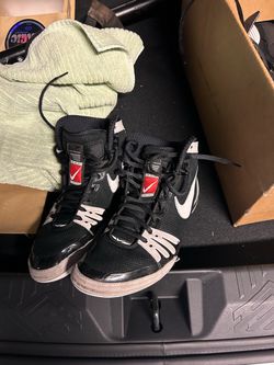 Nike Freeks gently used size 9