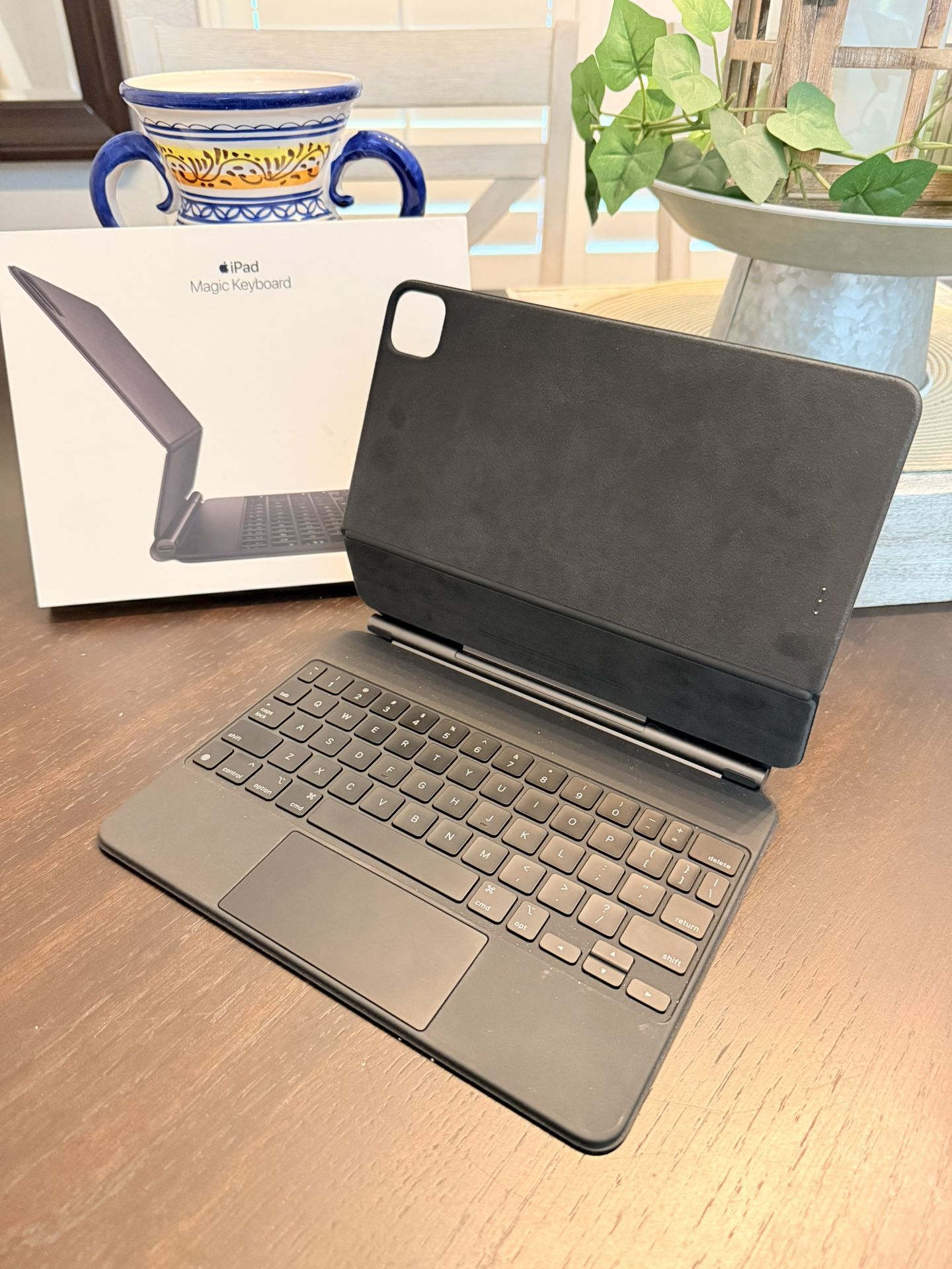 Apple Magic Keyboard For 11 Inch iPad Pro/Air