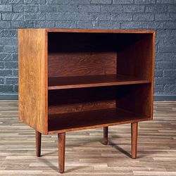 Mid-Century Modern Walnut Bookcase Cabinet, c. 1960's - Delivery Available 
