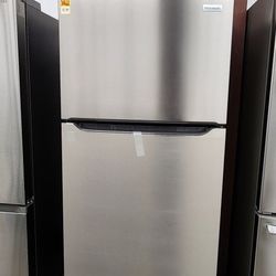 Brand New Fridgirdaire Top And Bottom Refrigerator Fridge With Warranty  