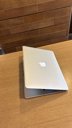 Apple MacBook Air 13” i5/8GB/256GB SSD $180