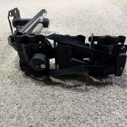 bicycle sports rack came off my  2005 Honda crv. Its come with two keys and it’s ghost to the fifth wheel