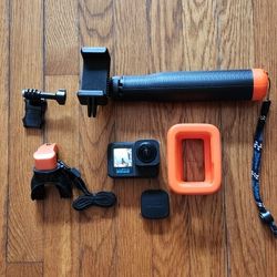 GoPro 13 Black Wide Lens Memory Card + Extras