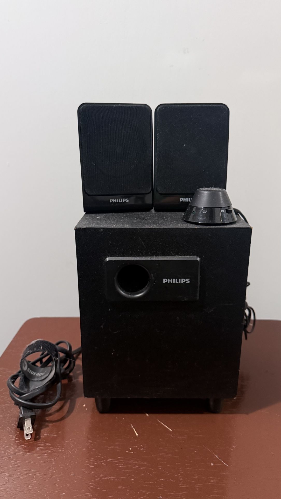 Phillips Speaker and Subwoofer Set