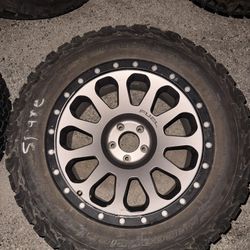 20” Fuel Jeep wheels and tires (5)