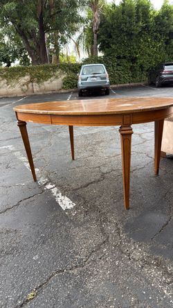 Curb alert: free dining table