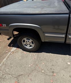 99-06 silverado bed cover