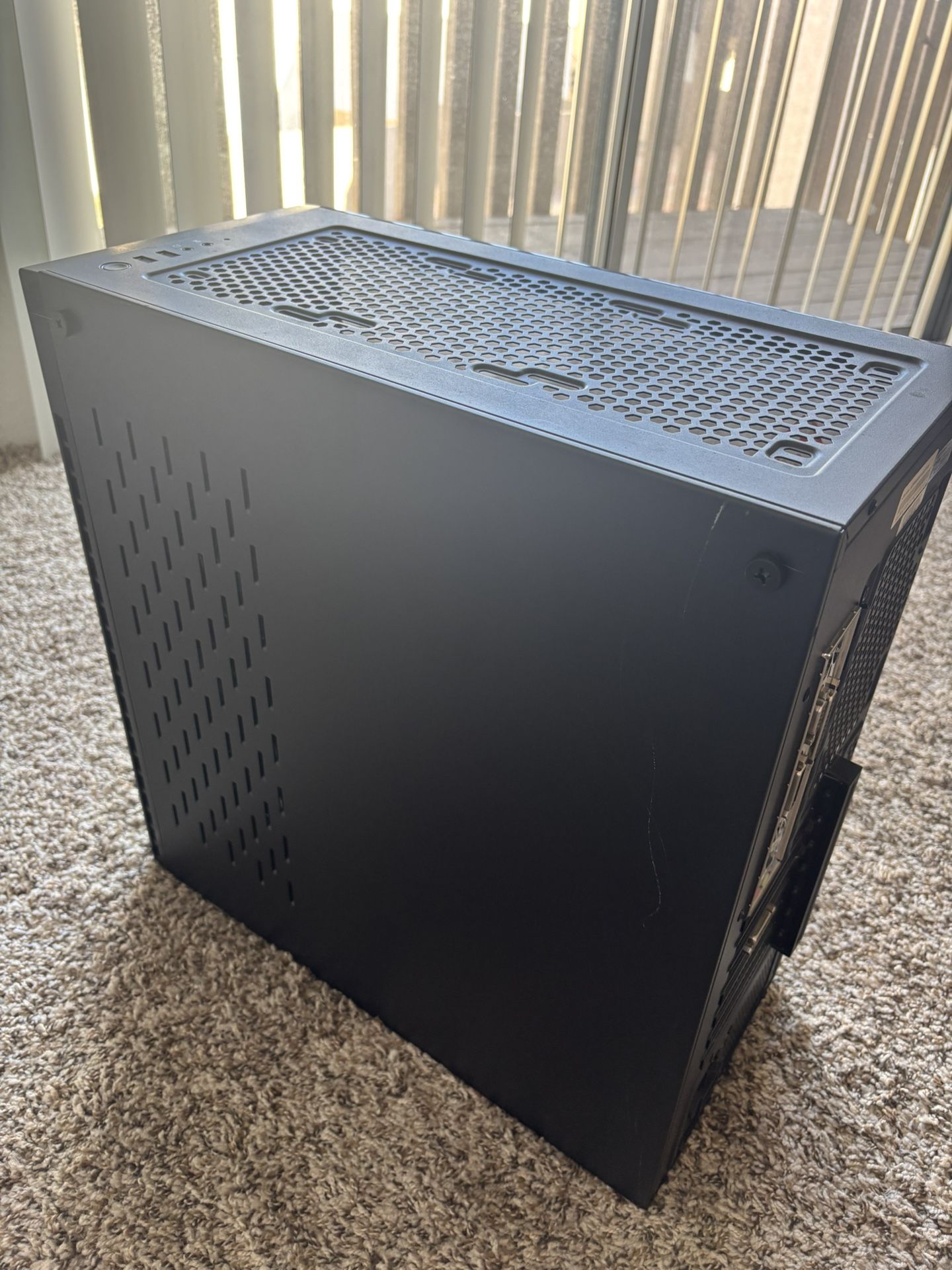 iBUYPOWER - Gaming PC + Tower