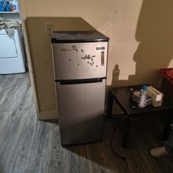 Medium Size Fridge Not A Mini But Not A Normal Either