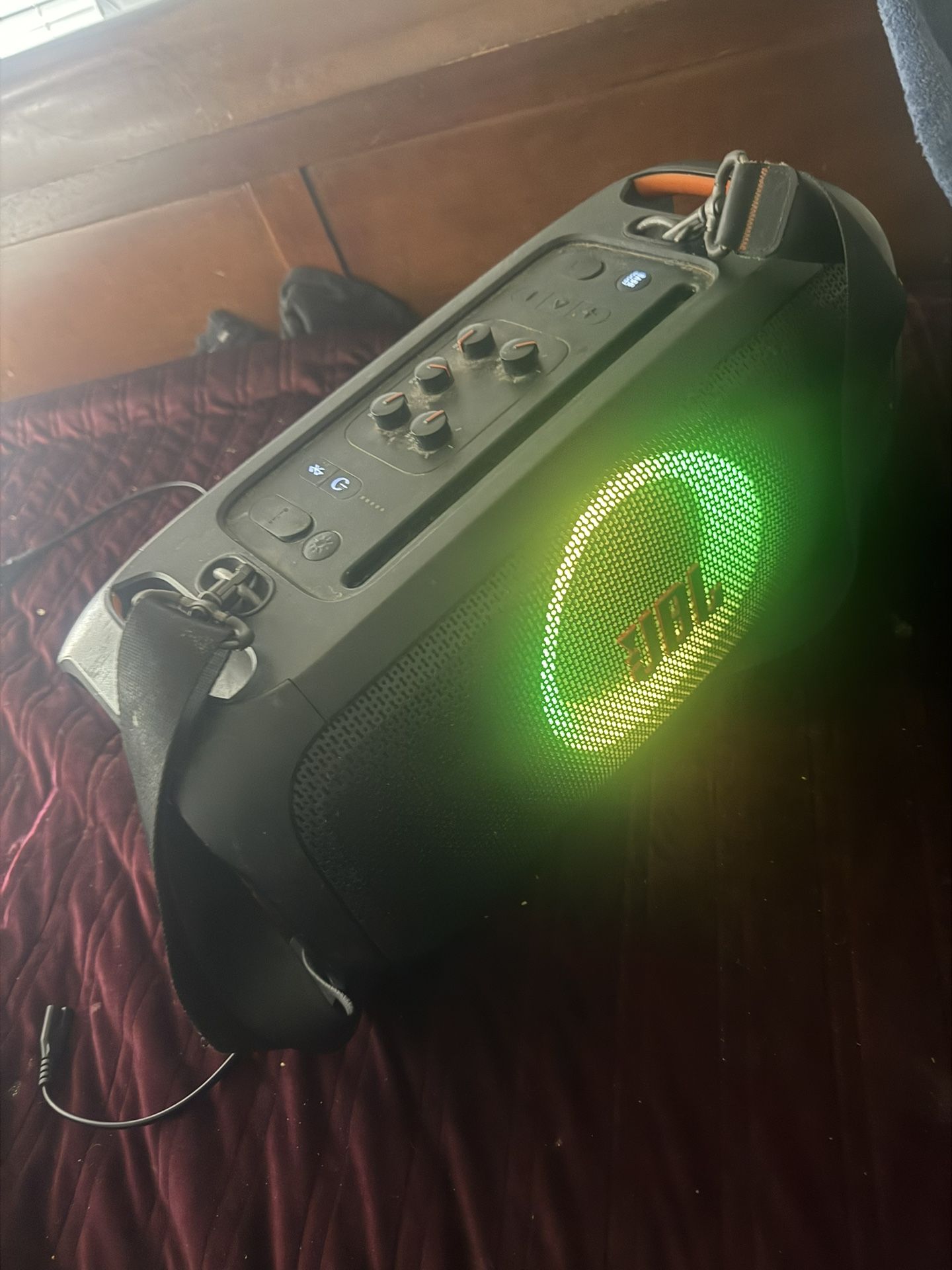 JBL Speaker Party Box