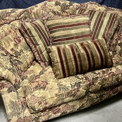 LIKE NEW ASHLEY  3 SEAT SOFA & 2 SEAT LOVESEAT 