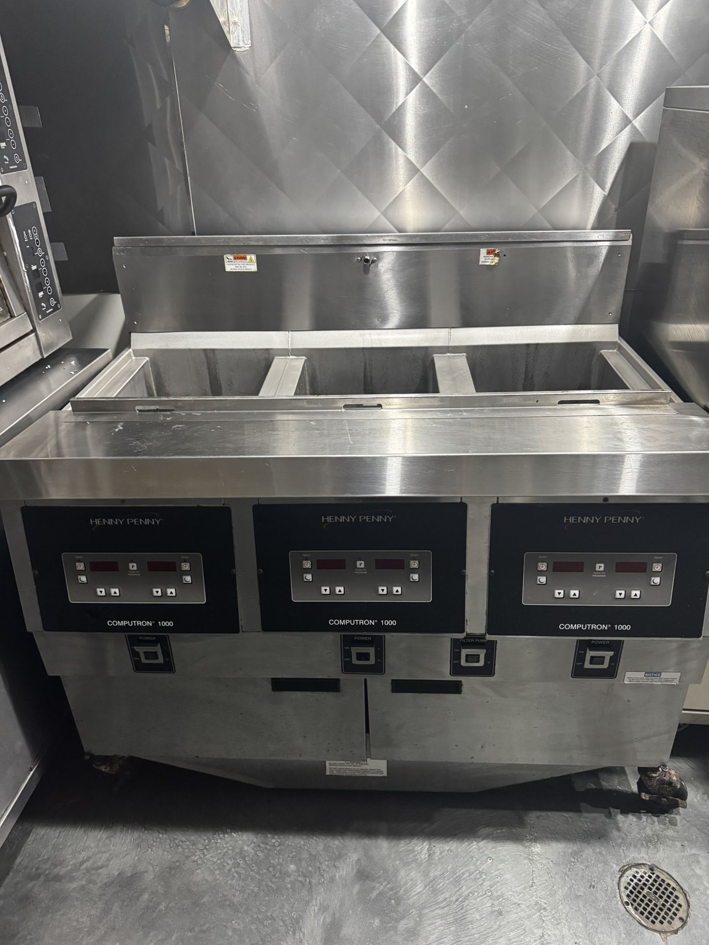 Henny Penny Triple Deep Fryer — Computron 1000 Control