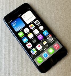 Factory Unlocked Apple iPhone SE 2 (2nd Gen) (64 GB) Black