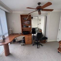 Wood bookshelf with adjustable shelfs