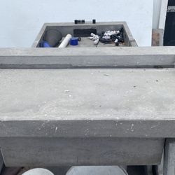 20% SALE 4 Foot Floating Concrete Sink W/Steele Bracket & Drain