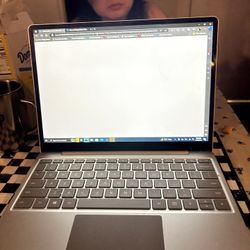 Surface Laptop Go 