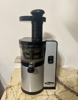 Omega Juicer