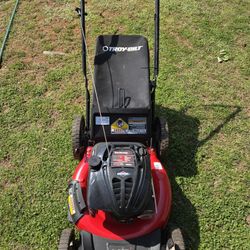 Yard Machines 21 In Push Mower.,