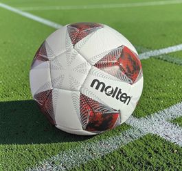 Molten Vantaggio 1000 Soccer Ball Match Training . Size 5 .