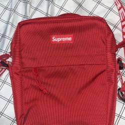 Supreme Shoulder Bag 