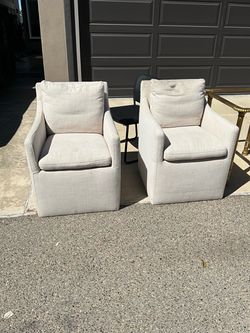 Free - Curb Alert - chairs and table base