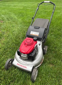 Honda Smart Drive Self Propelled Lawn Mower with Bag
