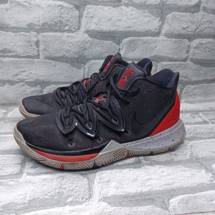 Nike Kyrie 5 Basketball Shoes Men's Size 11 Red Black Sneakers