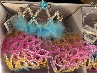 Tiara box with girls toy crowns