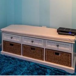 White Dresser With Drawers 