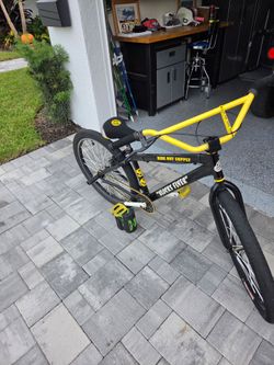 26 inch Blocks Flyer, mugra rim brakes, ride out supply seat and Maxxis hookworms