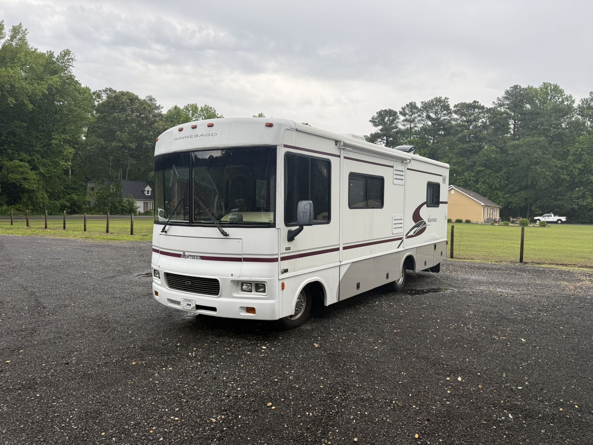 2002 Winnebago Sightseer