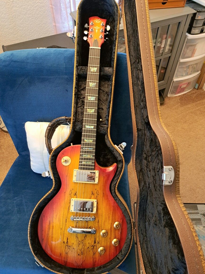 Les Paul Copy Guitar With Case, Mint!