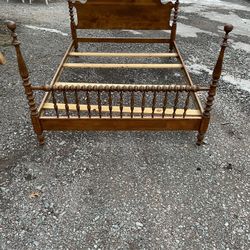 Vintage Queen Ethan Allen Bed frame