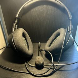 SteelSeries wired headset with mic