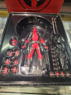 Comic Mezco one:12  individual Action figures