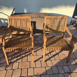 2 outdoor wood chairs - sturdy