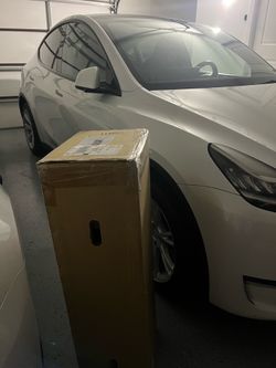 Tesla OEM Model X/Y Hanging Hitch Bike Rack – Brand New in Box