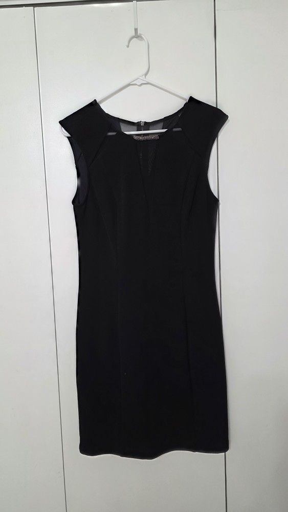 Beautiful Dresses Swipe ➡️ Size 6