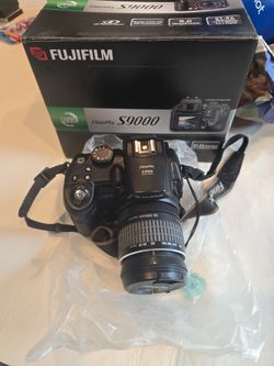 Fujifilm FinePix S9000 DIGITAL Camera