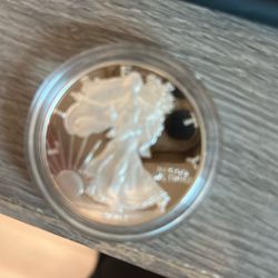 I Buy Gold 14 K 70 Dollars . Silver 70 Dollars A Oz